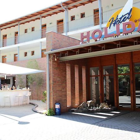 Hotel Holiday Siófok Esterno foto
