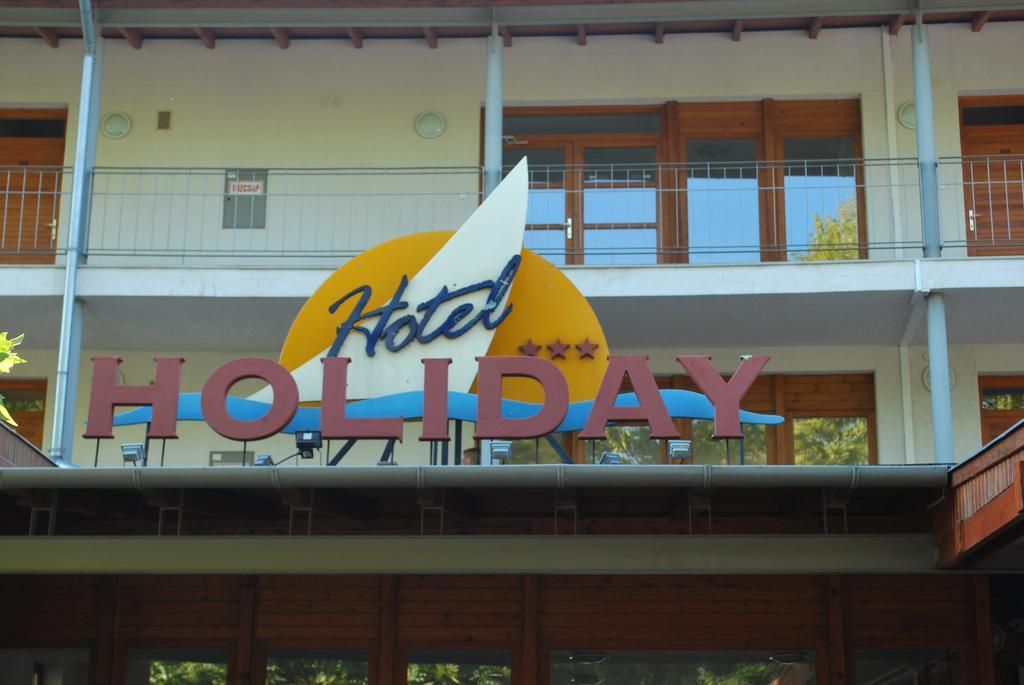 Hotel Holiday Siófok Esterno foto